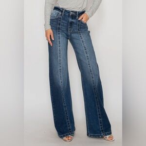 Artemis Vintage High Rise Relaxed Flare Jeans Wide Center Seam Modern Curvy NWT